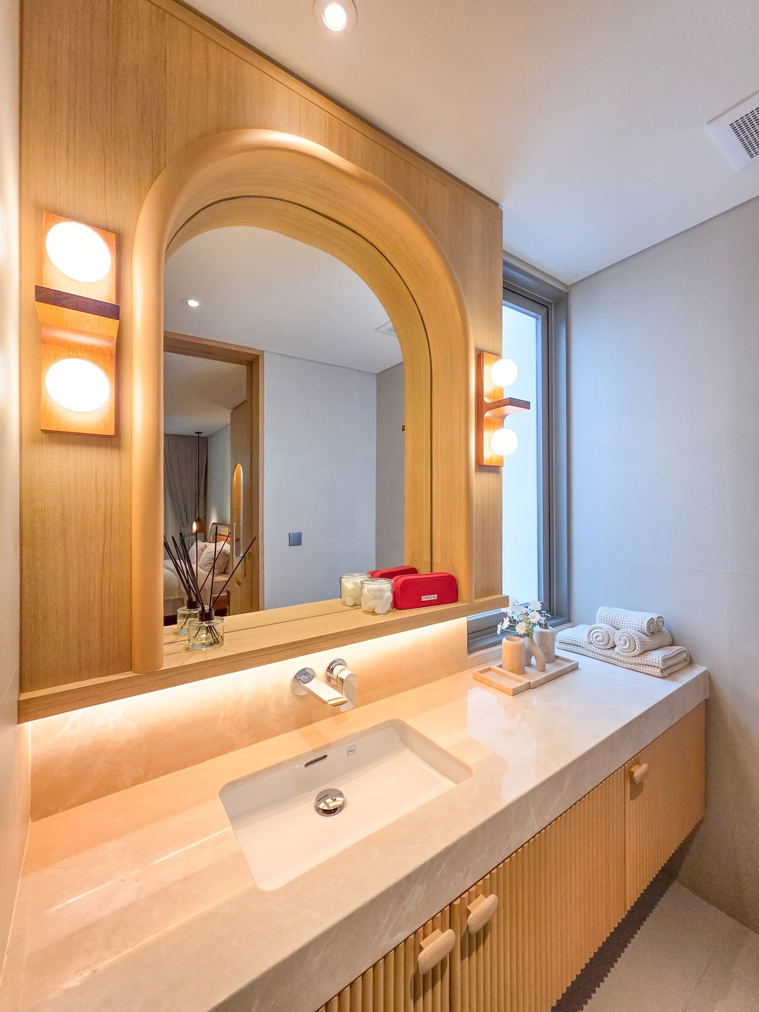Bathroom vanity