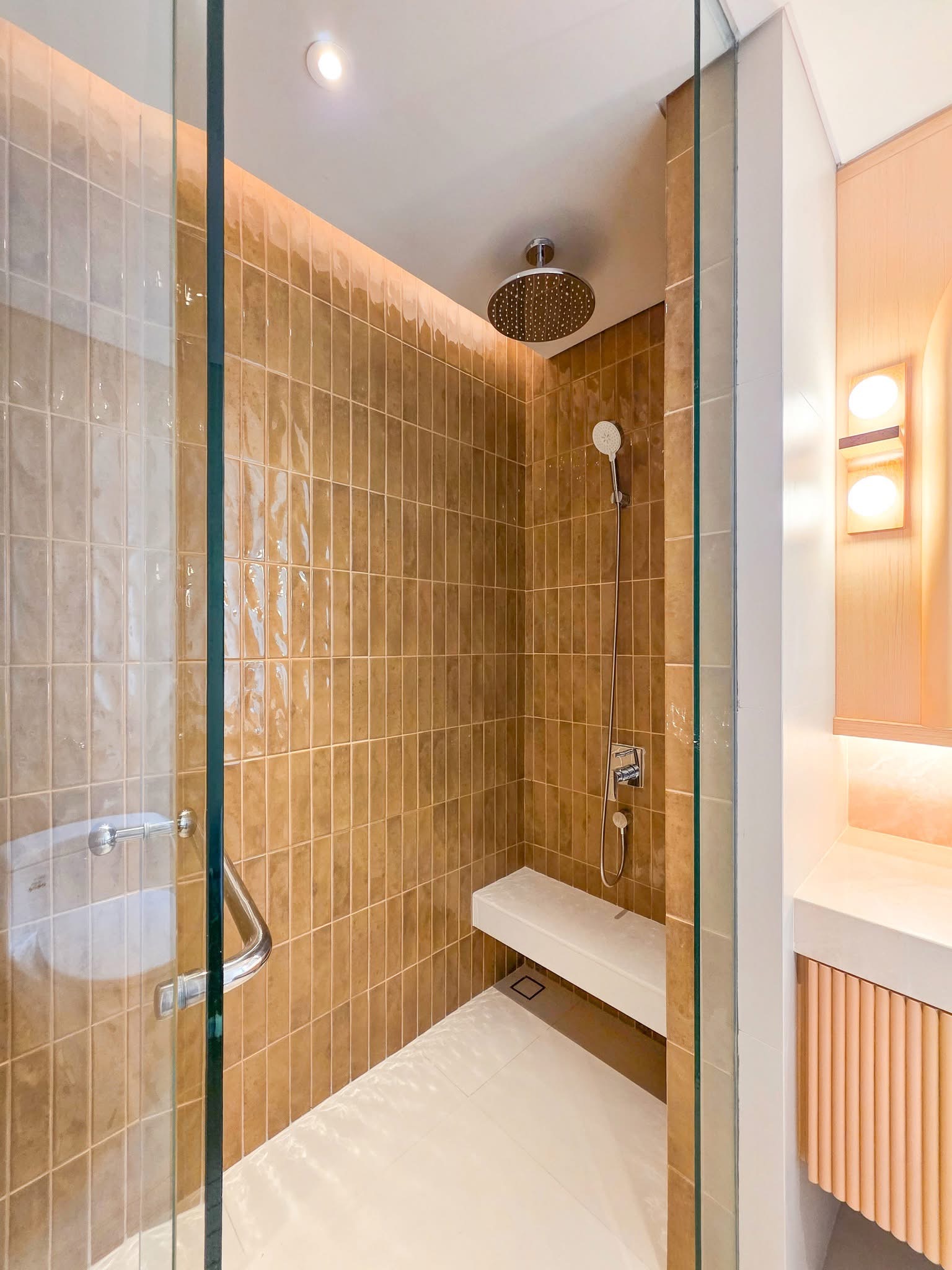 Shower detail